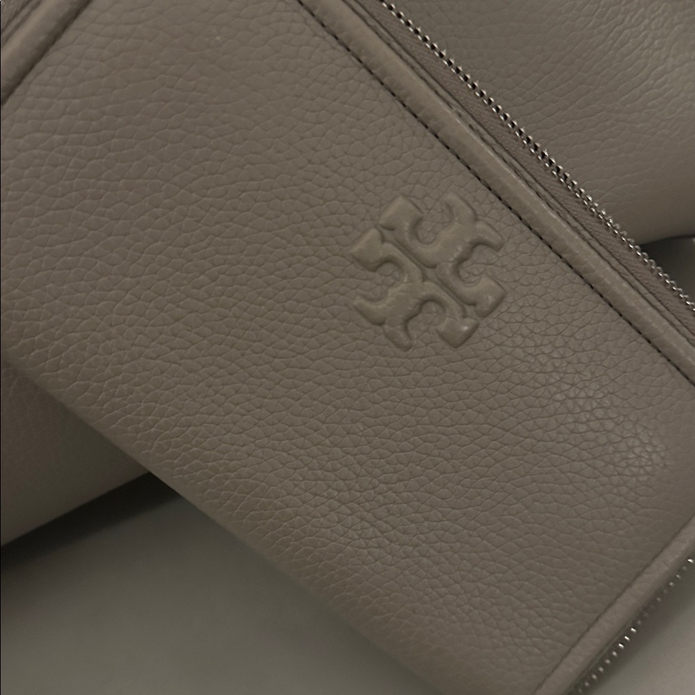Tory Burch large grey shopper with matching wallet - Picture 2 of 6